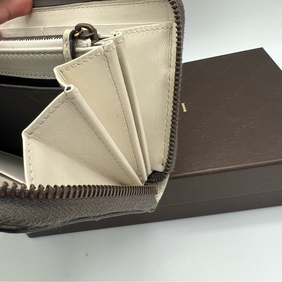 Gucci Beige Snake Print Wallet with Gold Embelished Bee Accent EUC - Picture 9 of 12